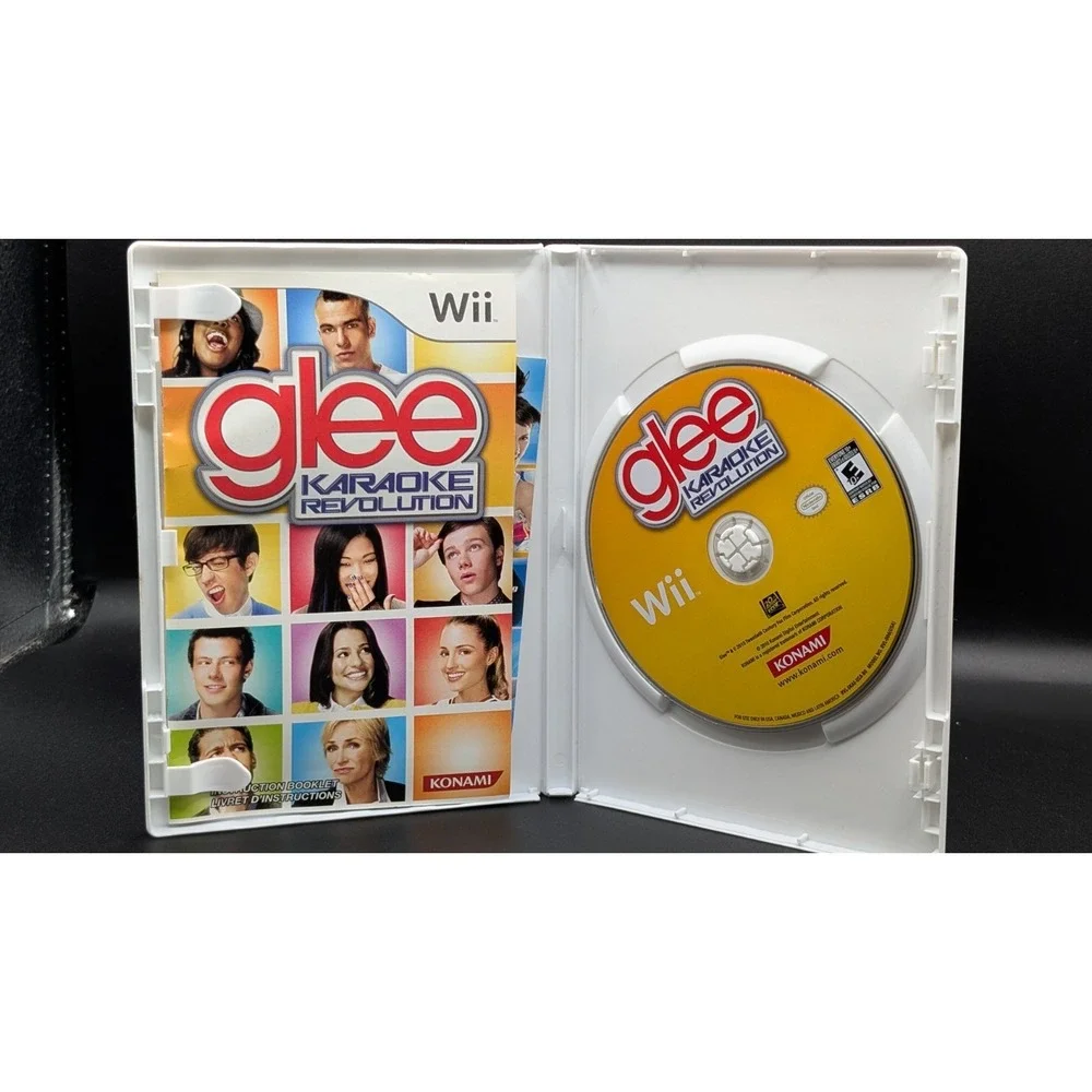 Karaoke Revolution: Glee (Nintendo Wii, 2011) With Manual